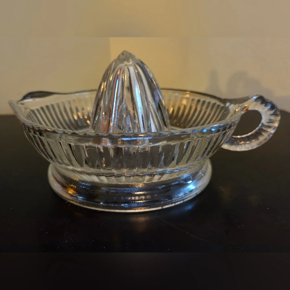 Vintage Clear Glass Citrus Juicer Reamer Ribbed 6